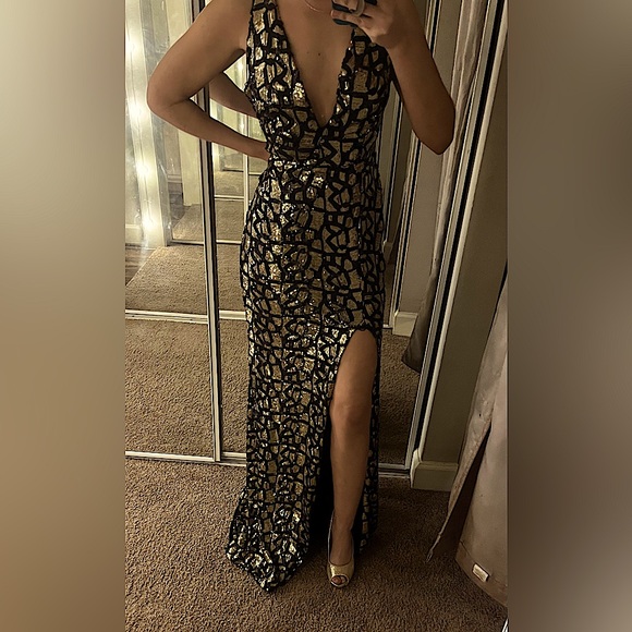 Windsor women’s designer black and gold full length sequin dress/gown - Picture 1 of 9